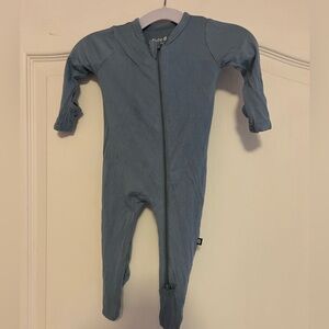 Kyte BABY Footed Onesie - Slate